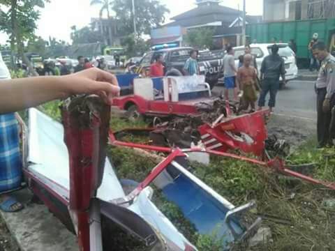 Kereta Menabrak Kereta, Di Perlintasan Rel Arah Surabaya-Babat