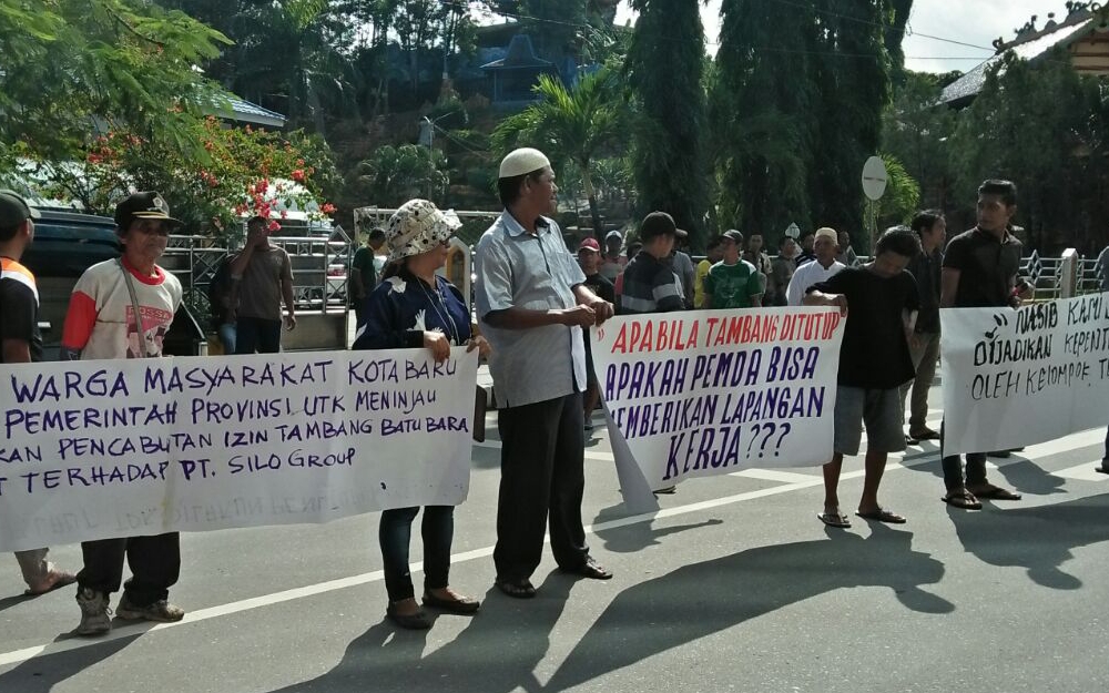 Massa Unras Kecewa, Bupati dan DPRD Kotabaru Ingkar Janji