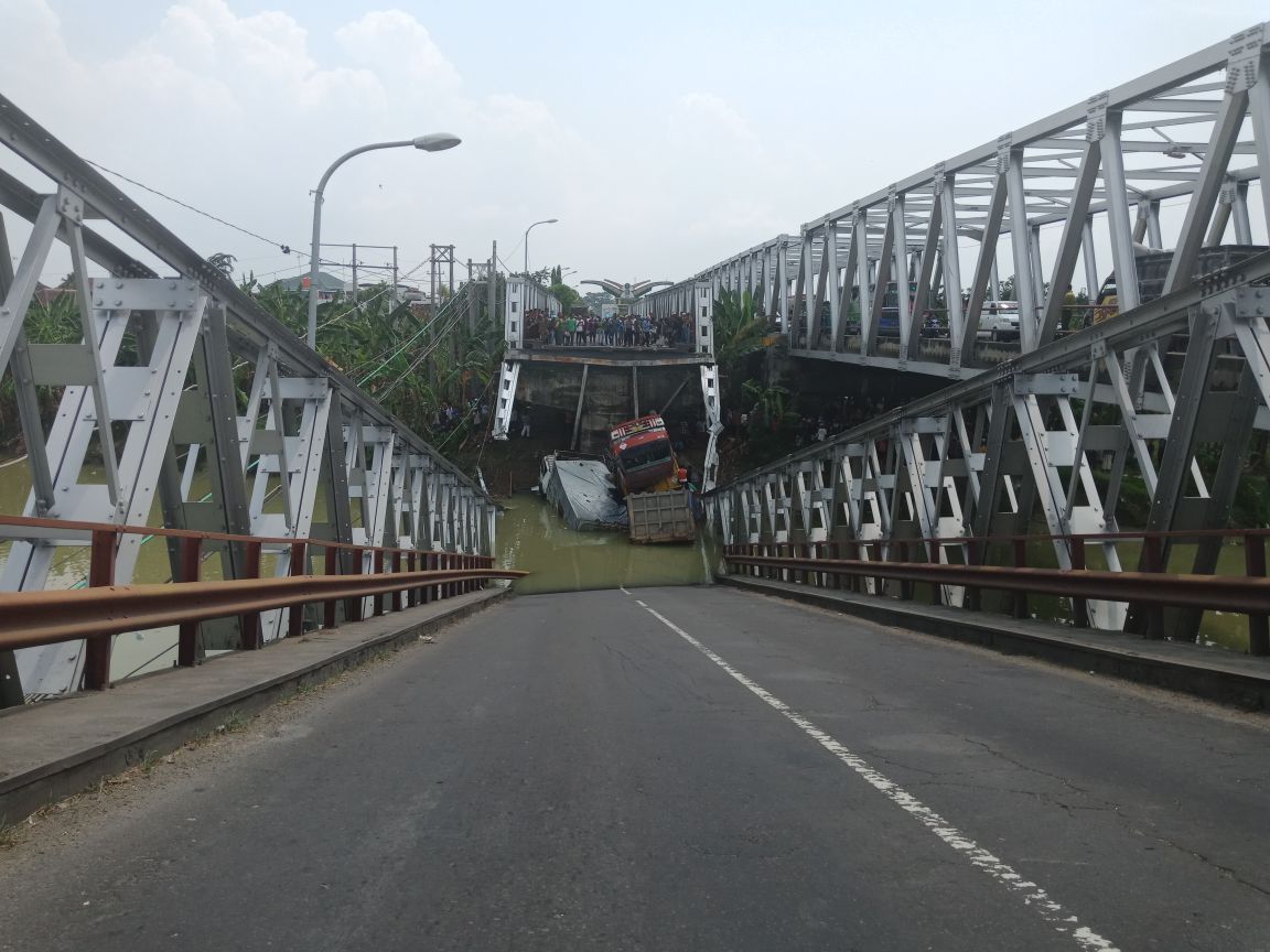 Ironis, Jembatan Akses Jalur Nasional Penghubung Antar Kabupaten Tuban-Lamongan Patah dan Ambruk