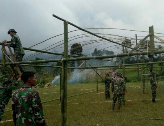 TNI Terdepan Bangun Sekolah Sementara di Lokasi Terdampak Gempa