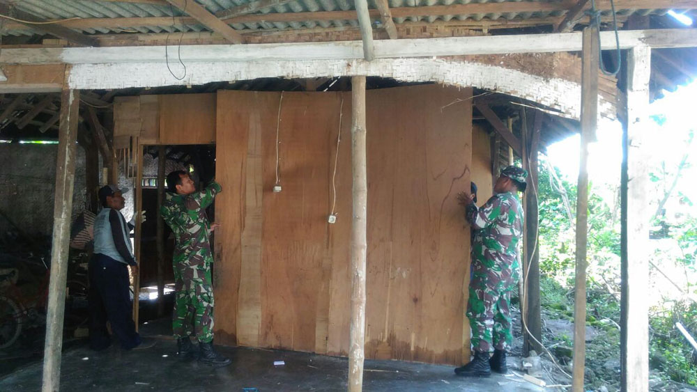 Wujud Nyata TNI Dalam Pembangunan RTLH Di Kecamatan Turi