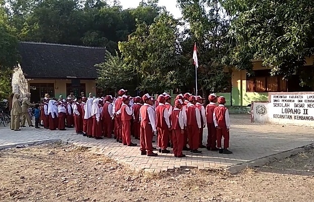 Ketua DPRD Berharap, Evaluasi Semua Lembaga Sekolah Yang Tak Melakukan Upacara Bendera