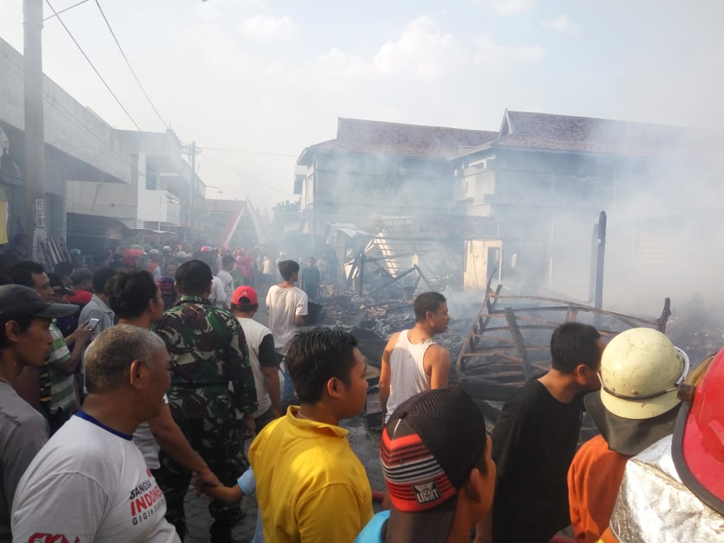 Pasar Sukodadi Dilalap Si Jago Merah, Kerugian Ditaksir Mencapai 500 juta