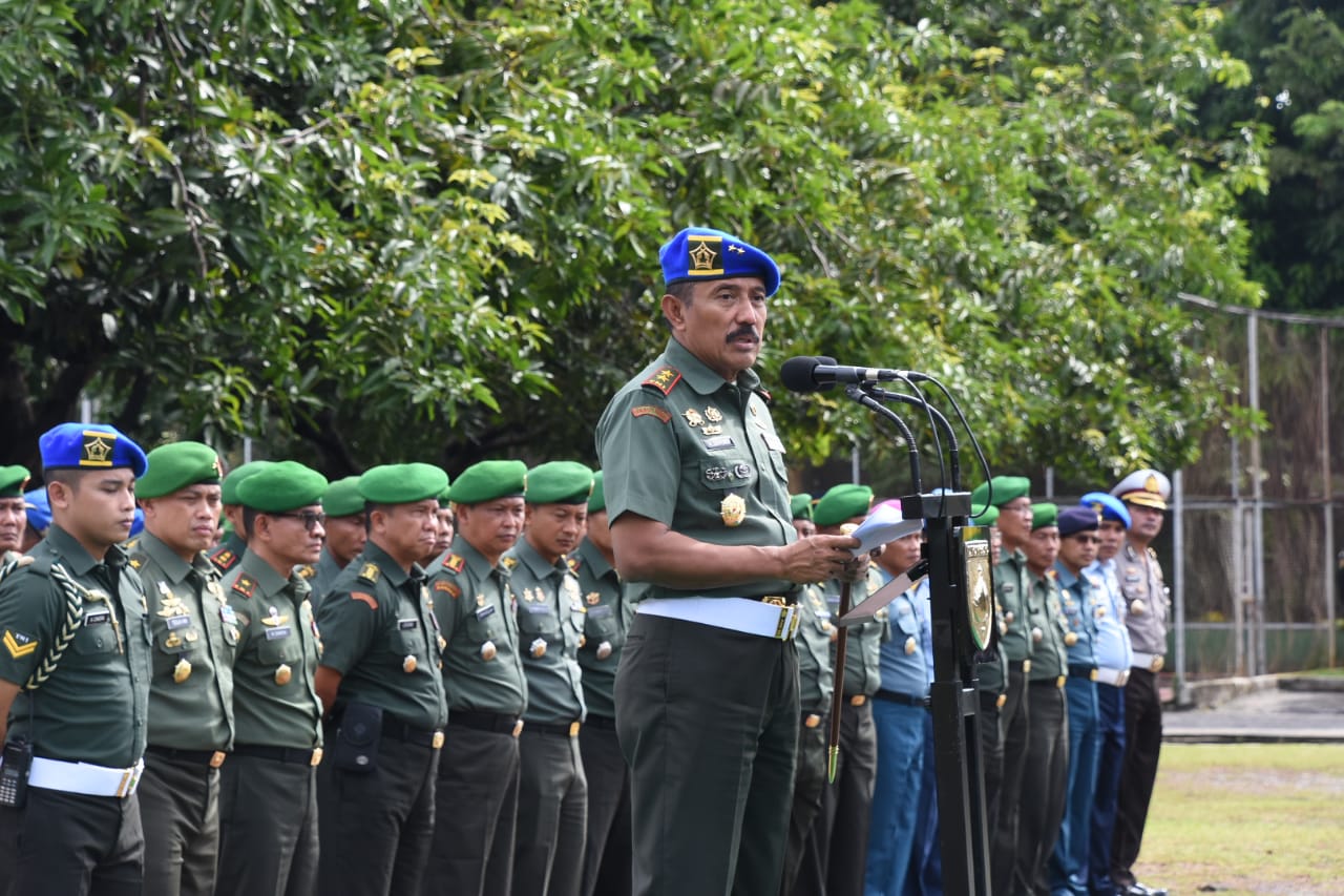 Panglima TNI : Prajurit TNI Harus Bisa MenjadiTeladan Masyarakat