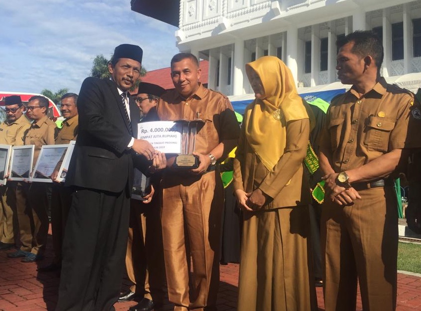 SMAN 1 Lhoksukon Raih Penghargaan Adiwiyata Tingkat Provinsi Aceh