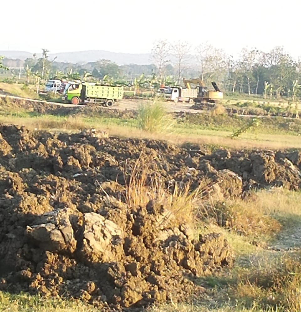 Matrial Tanah Diduga Dikomersilkan, Proyek Pengerukan Waduk Patut Dipertanyakan