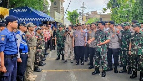 Kapolri Bersama Panglima TNI Cek Pengamanan Gereja Katedral Semarang 