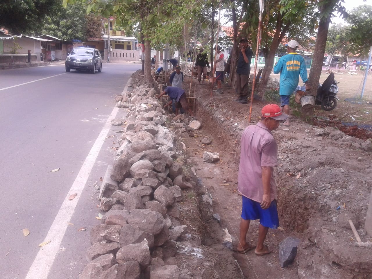 Pekerjaan Saluran Tukmudal Cirebon Diduga Gunakan Batu Bekas, Dilaporkan Ke Kejaksaan Sumber