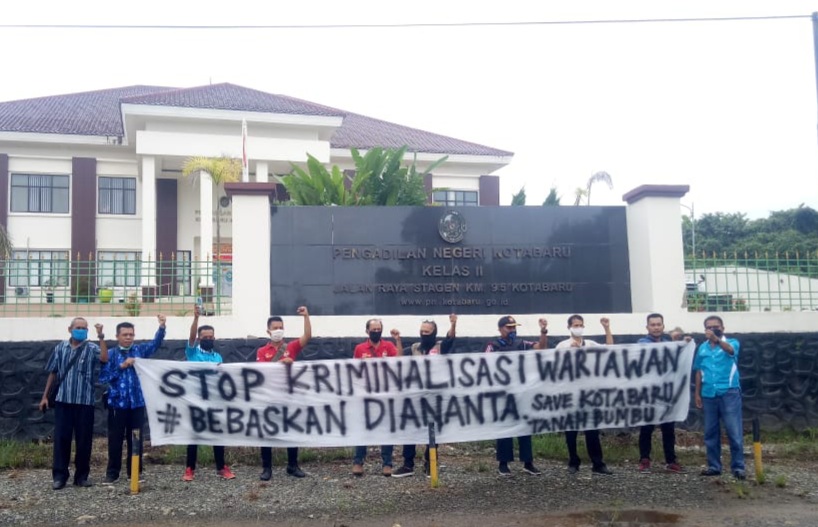 Stop Kriminalisasi Wartawan; Bebaskan Diananta