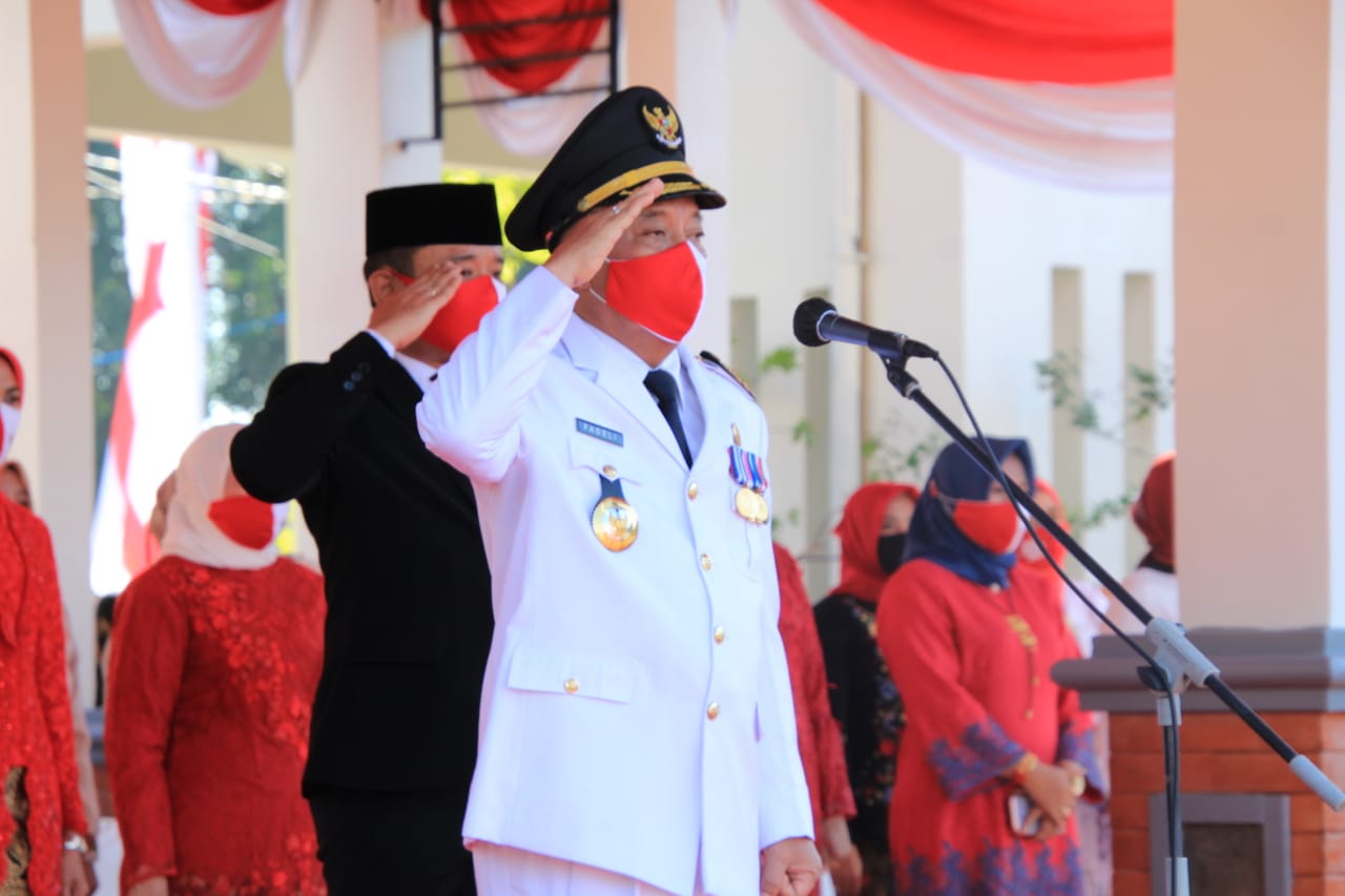 Upacara (HUT) Ke-75 Kemerdekaan Republik Indonesia Tahun 2020 di Kabupaten Lamongan tetap dilaksanak...