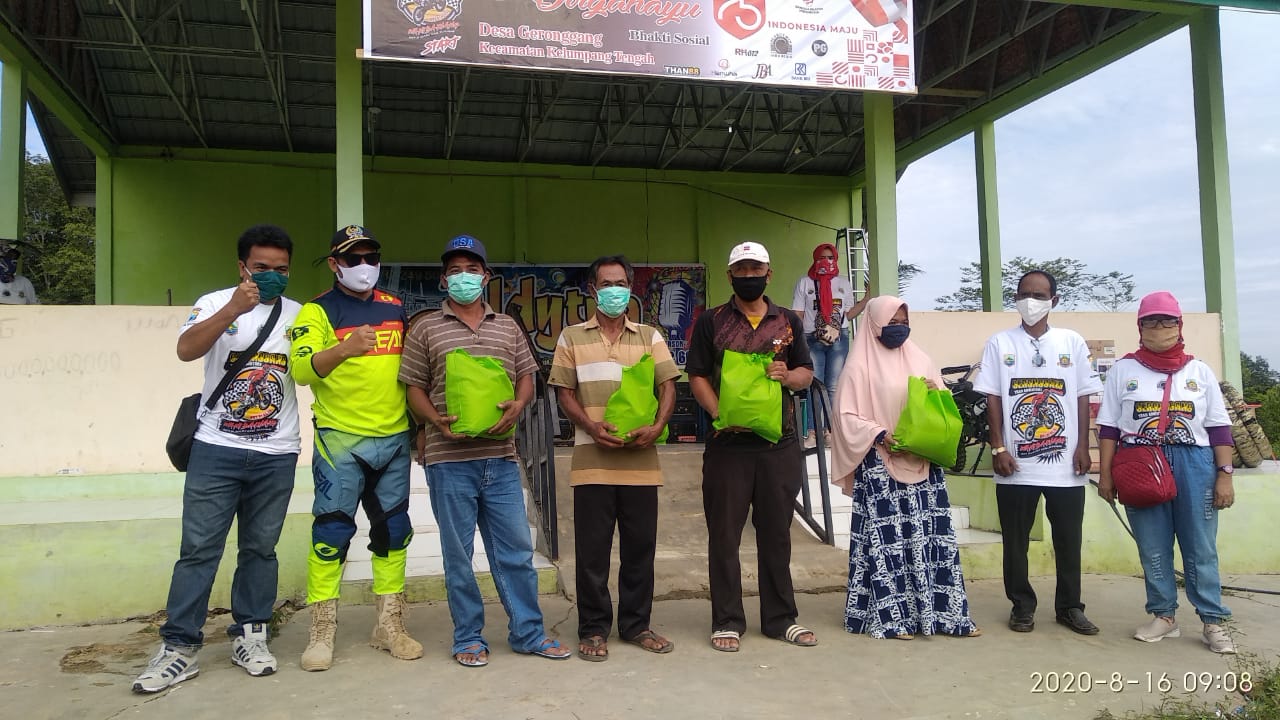 Bakti sosial HUT RI ke- 75 Di Desa Geronggang Dihadiri Ketua DPRD Kotabaru