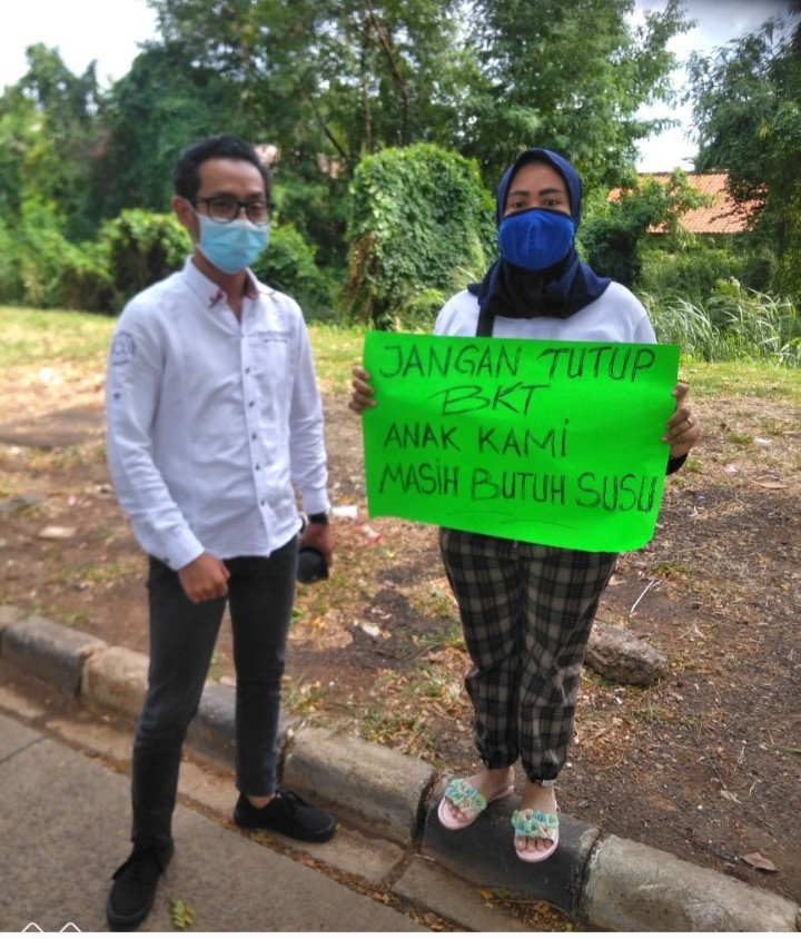 Aparat gabungan bubarkan paksa Aksi Demo Damai Pedagang di kawasan BKT Jaktim
