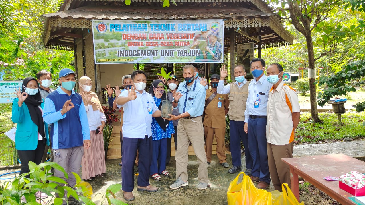 Warga Di 5 Desa Mitra Binaan ITP Ikuti Belajar Bertani Sistem Vegetatif