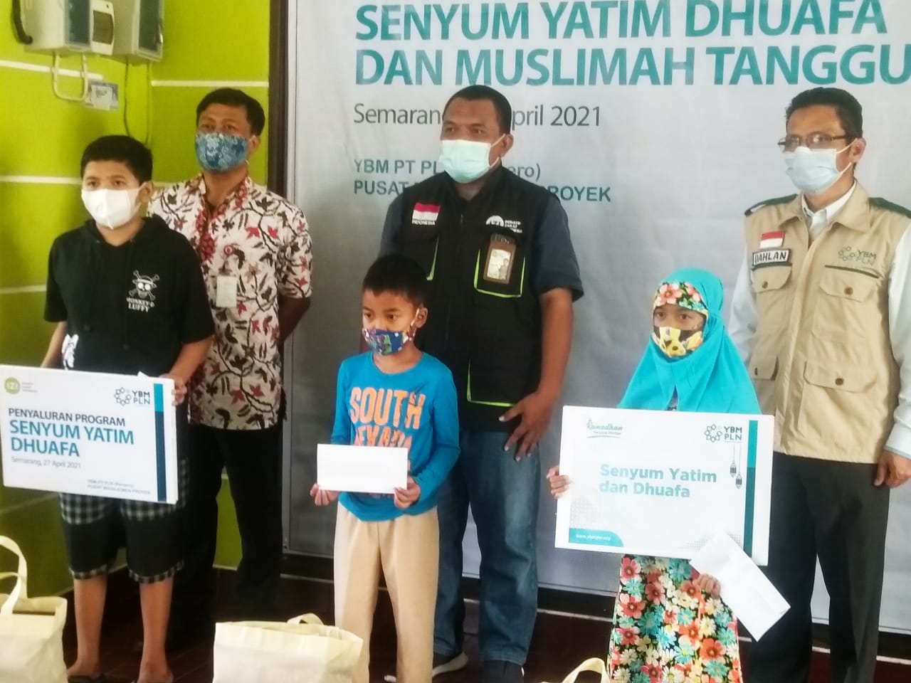 Ramadhan, YBM PLN Pusmanpro - IZi Senyumkan Anak Yatim dan Muslimah Tangguh