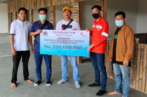 Arutmin Bersama Yayasan Serahkan Bantuan Ratusan Juta Rupiah Untuk Paving Block Di Area Kuliner Desa...