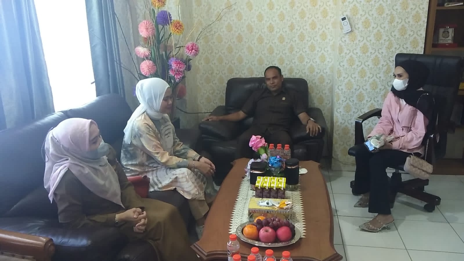 Ketua DPRD Kotabaru Syairi Mukhlis Terima Kunjungan Ratna LIDA
