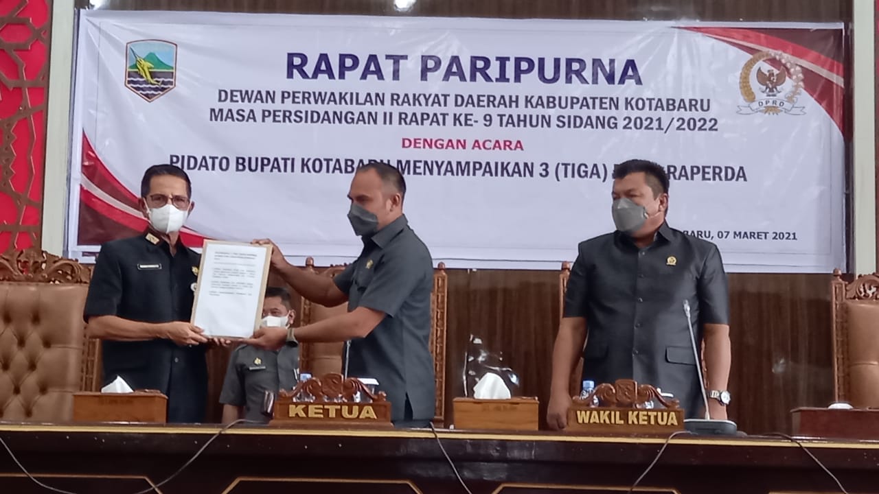 DPRD Kotabaru Gelar Rapat Paripurna 3 Raperda Yang Diajukan Oleh Bupati Kotabaru