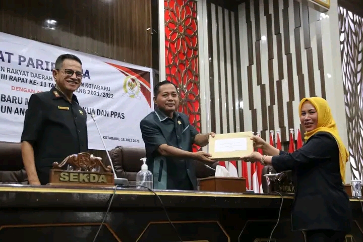 Wakil Ketua DPRD Kotabaru Dr. M. Arif Pimpin Persidangan III Rapat Ke-11 Tahun Sidang 2021/2022