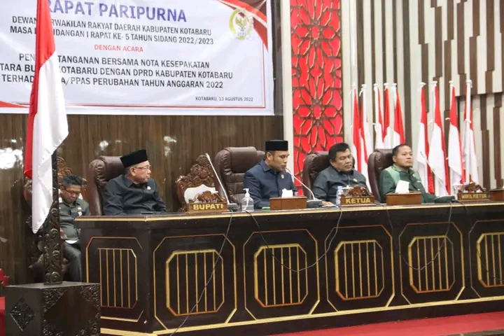 Ketua DPRD Kotabaru Syairi Mukhlis Pimpin Rapat Paripurna KUA/PPAS Perubahan Anggaran Tahun 2022