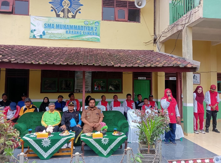 HAORNAS, SMA Muhammadiyah 02 Karang Tengah OKU Timur Gelar Jalan Sehat