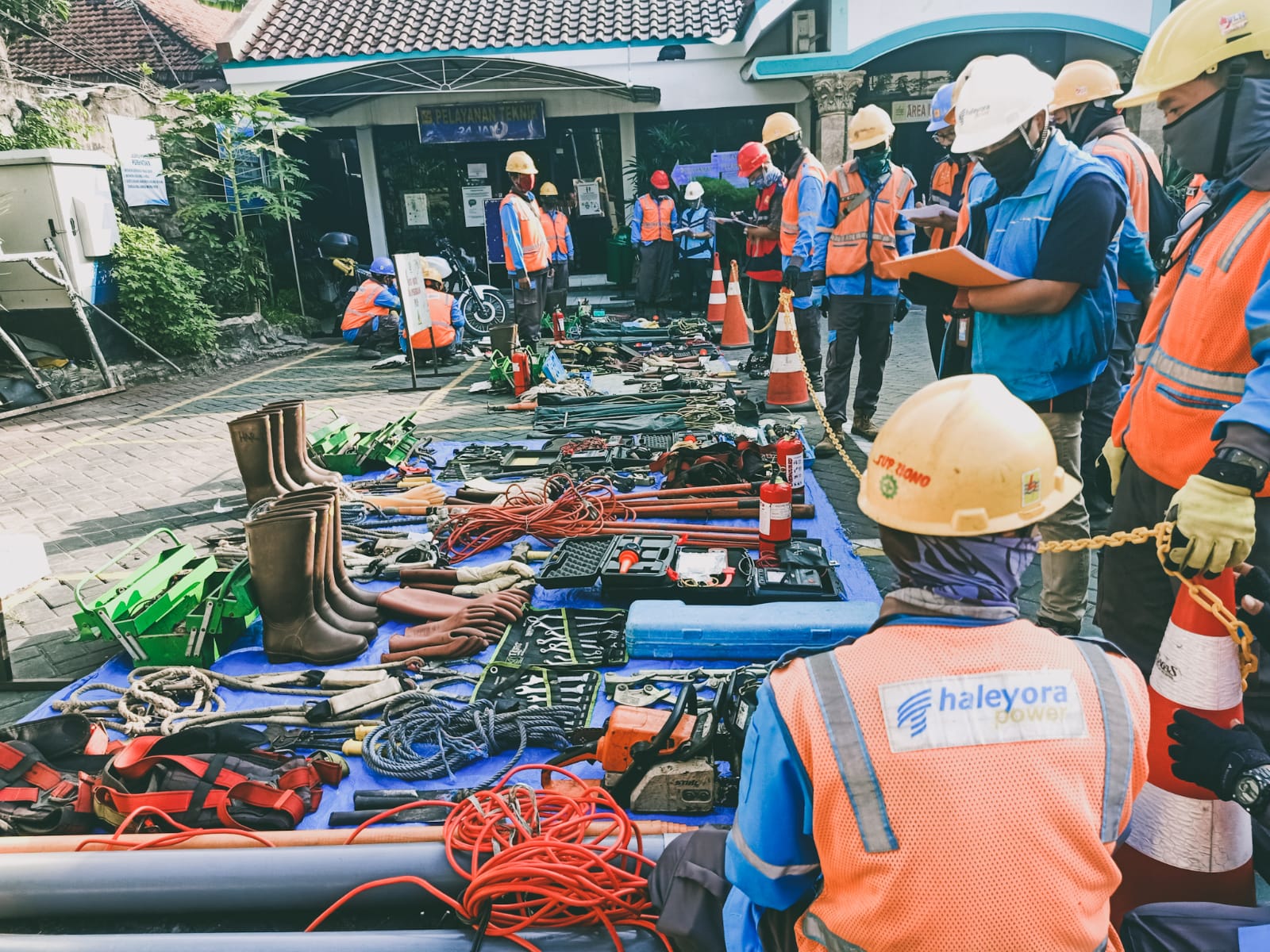 BMKG Prediksi Cuaca Ekstrem, PLN Siagakan   50 Ribu Personil dari Aceh Sampai Papua