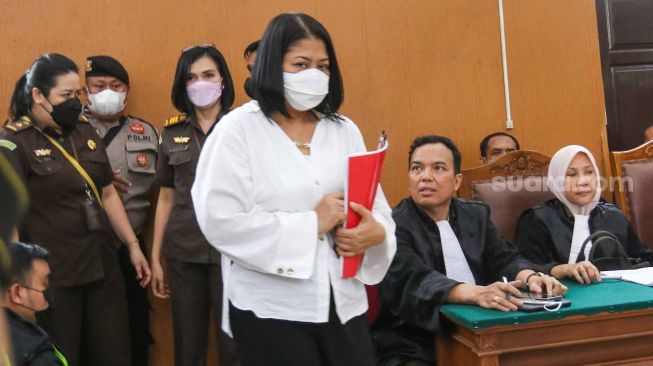 Masyarakat Curiga Apakah Ganti Terdakwa, Putri Candrawathi Mengaku Tidak Mengerti Apa Yang Didakwaka...