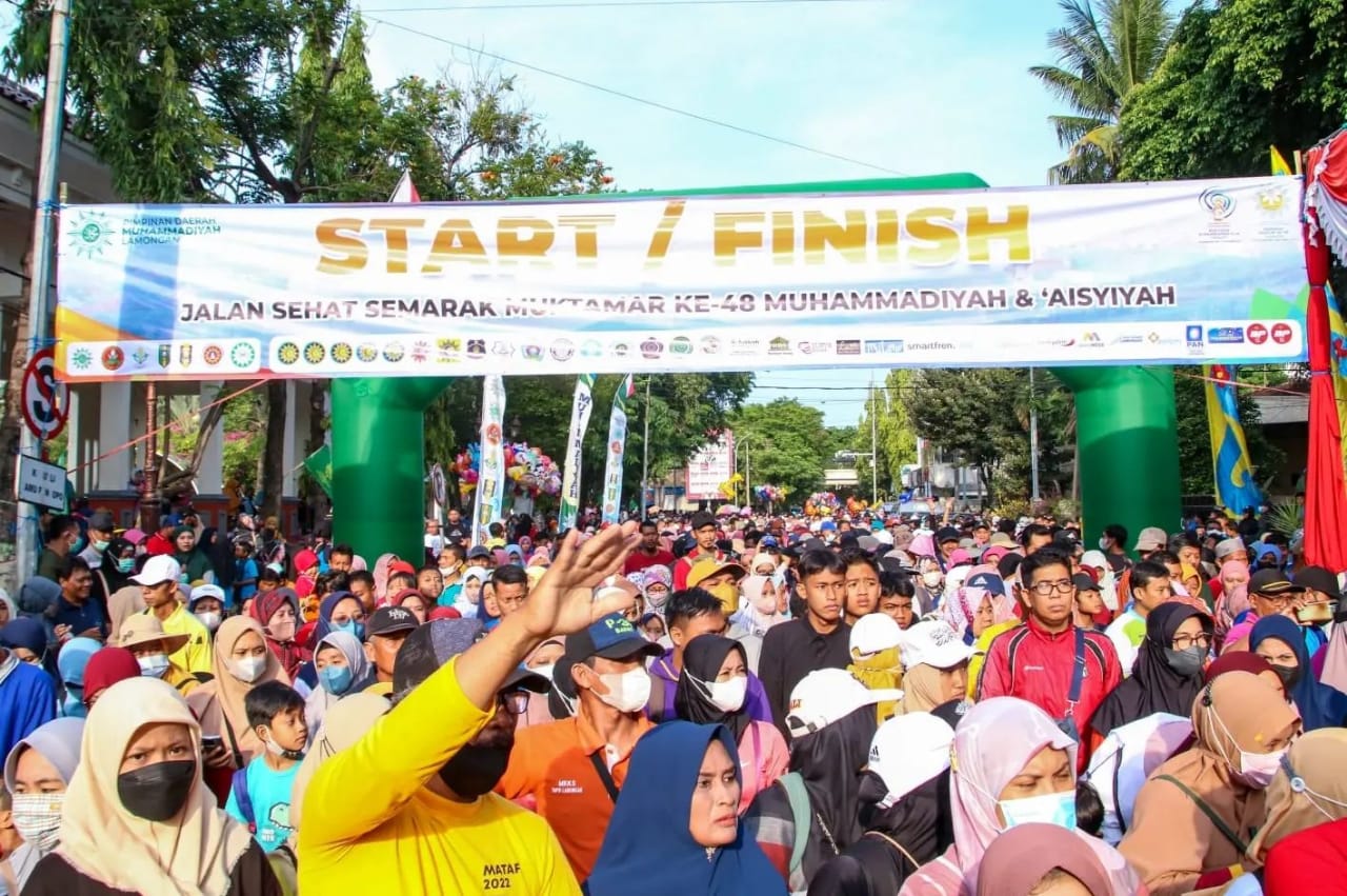 Ribuan Orang Ikuti Jalan Sehat Gebyar Muktamar Muhammadiyah ‘Aisyiyah Ke-48