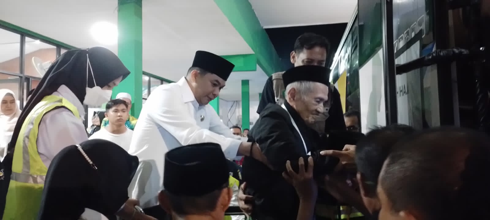 Pelepasan Jamaah Haji Kloter 14 BDJ Dihadiri Wakil Bupati Kotabaru Andi Rudi Latif