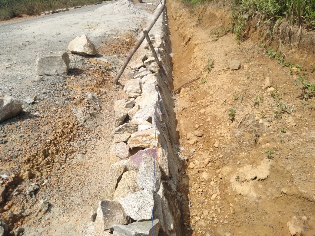 Talud Proyek Jalan Balun Ijuk-Kerabut Rp 3,4 Milyar Diduga Tidak Murni Pakai Batu Dan Semen