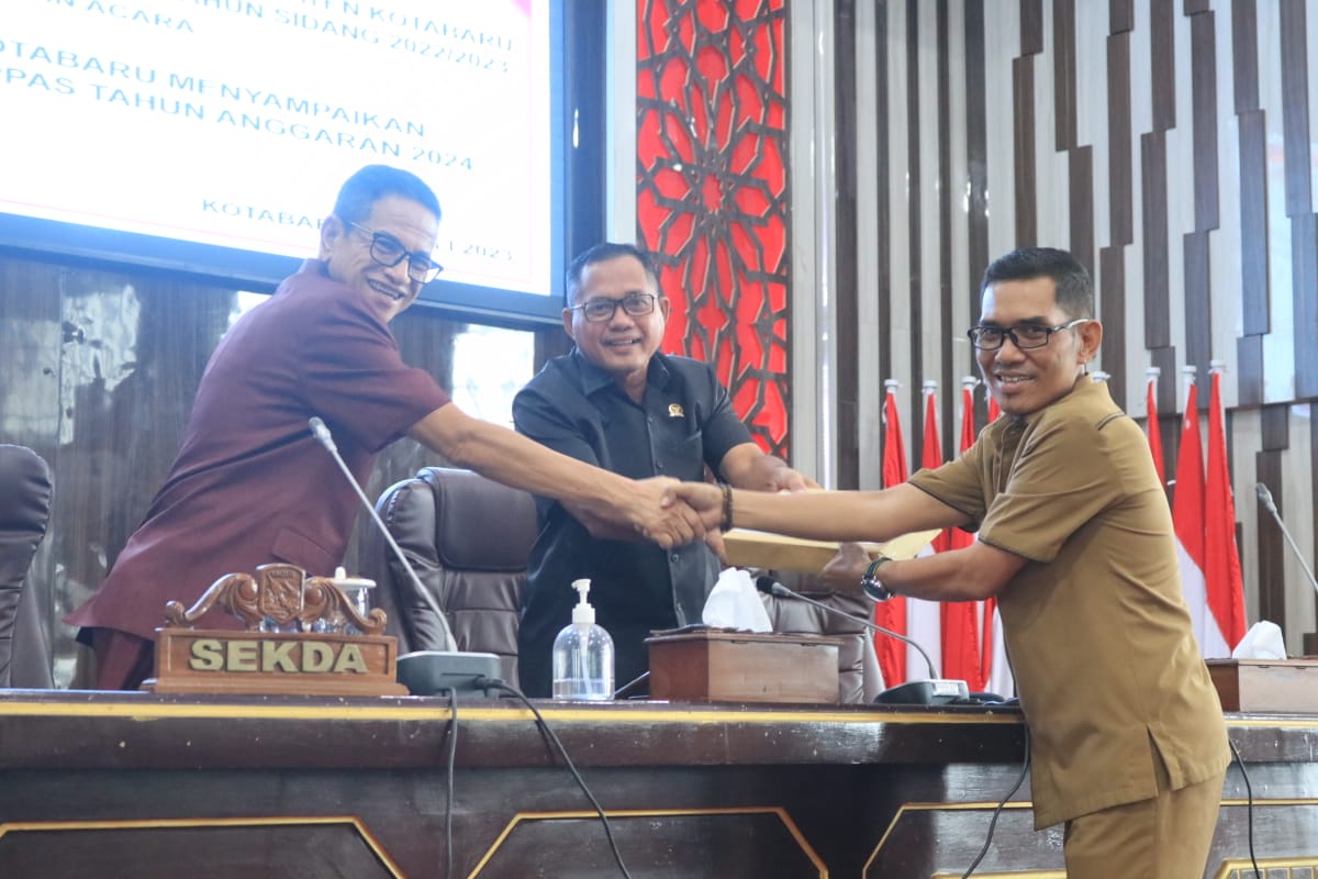 DPRD Kotabaru Gelar Rapat Paripurna Masa Persidangan III, Sekda Kotabaru Sampaikan KUA ppas