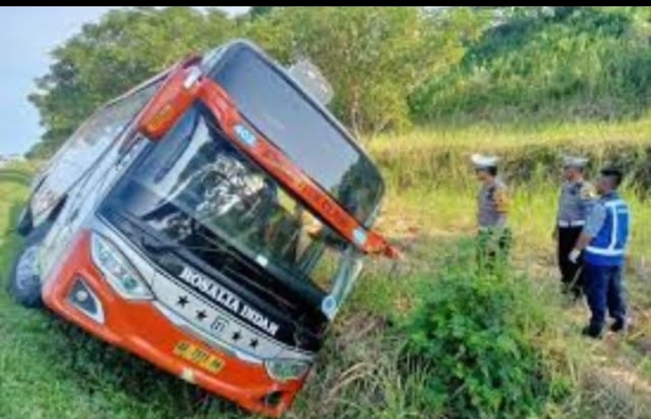 Bus Rosalia Indah Alami Kecalakaan di Tol Batang - Semarang, 7 Meninggal, Ini Penyebabnya