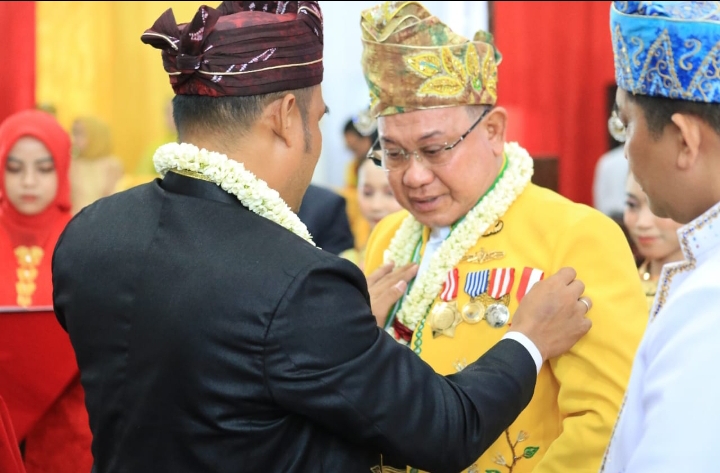 Puji Kepemimpinan Bupati Sayed Jafar, DPRD Kotabaru Berikan Penghargaan