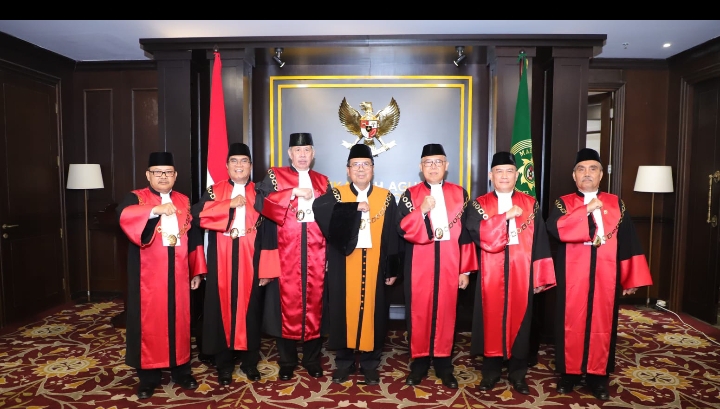 Ketua Makamah Agung Lantik Enam Orang Ketua Pengadilan Tinggi