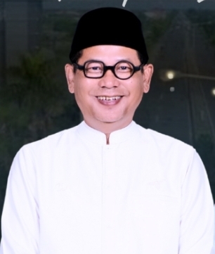 Ketua DPRD Kabupaten Lamongan, H. Abdul Ghofur Mengucapkan Selamat Atas dikukuhkan dan diterimakanny...